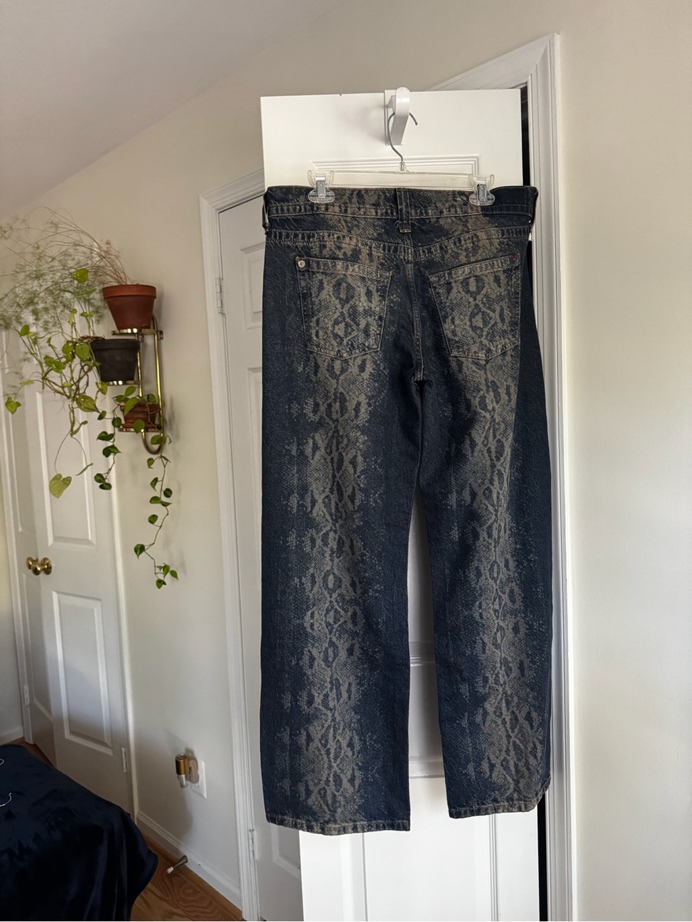 BDG Kayla Lowrise Snake Print Wide Leg Jean Blue Snakeskin Y2K Low Rise Size 30 - Picture 13 of 13